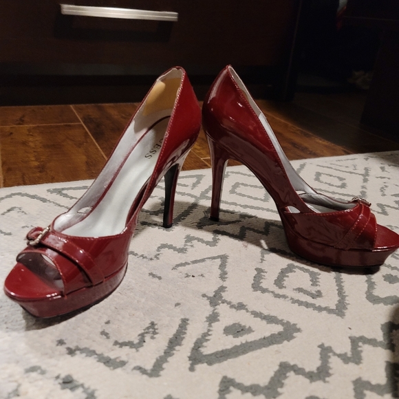 guess red high heels